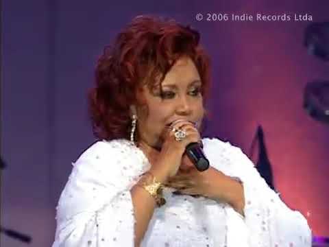 Alcione: marrom bombom.