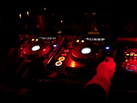 David Vibes Tobon spinning at Cielo NYC 10-21-09