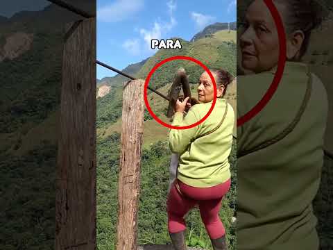 Mujer se lanza de las Tirolinas en Colombia del Río Negro