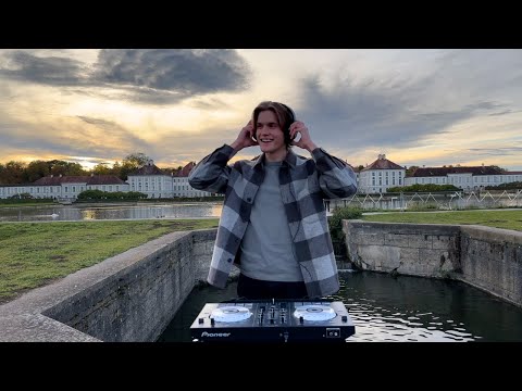 sunset melodic house set at Schloss Nymphenburg
