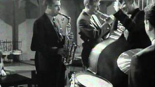 Dave Brubeck performing It's A Raggy Waltz  (1962)