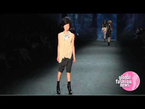 Vera Wang Spring /  Summer 2011 Women's Runway Show  | Global Fashion News