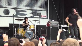 Falling In Reverse - Intro-Raised By Wolves (Live)