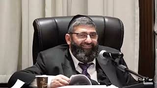 מה שאפשר לעשות בבכיה אפשר לעשות בשמחה - הרב אייל עמרמי (הרב אייל עמרמי) - התמונה מוצגת ישירות מתוך אתר האינטרנט יוטיוב. זכויות היוצרים בתמונה שייכות ליוצרה. קישור קרדיט למקור התוכן נמצא בתוך דף הסרטון