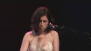 Missy Higgins - AMAZING performance of Warm Whispers (Spectacular ending!) - Center Stage Atlanta