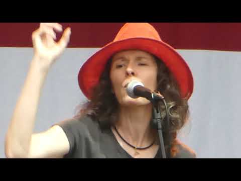 download lagu mp3 mp4 Edie Brickell 2019, download lagu Edie Brickell 2019 gratis, unduh video klip Edie Brickell 2019