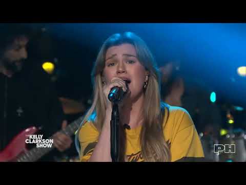 Kelly Clarkson - Learn To Fly (Cover Foo Fighters) (Live on The Kelly Clarkson Show)