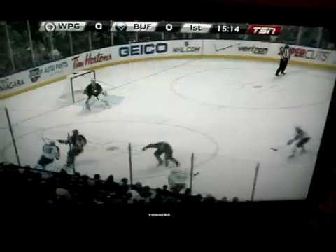 Jets @ Sabres - 11/8/11 - Winnipeg scores
