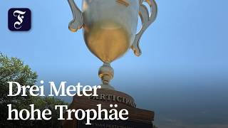 Satirischer Goldpokal für Trump in Washington