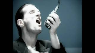 OUT OF THE DARK jetzt Video ansehen