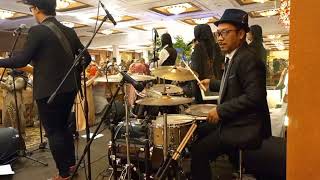 Download lagu Katon Bagaskara live di acara nikahan (Menjemput Impian) Saiful drumcam mp3