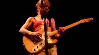 Kristin Hersh "White Bikini Sand" Live