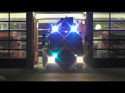 P1, Brandweer Dokkum [HW 02-4250] naar schoorsteenbrand in De Triemen