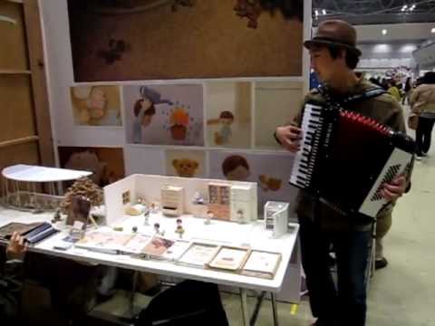 Design Festa 34 accordion playing vendor