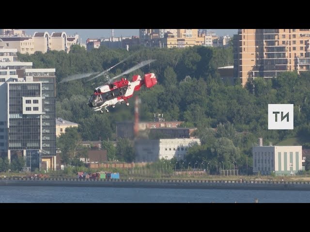 Авиашоу над Казанью: кланяющаяся «восьмерка», боевой заход «Медведя» и разноцветные петли 