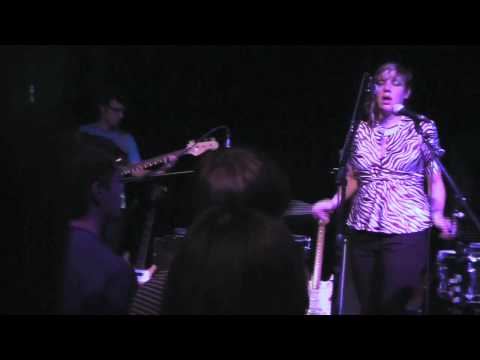 Tune-Yards - Gangsta / My Hood (live in Minneapolis)