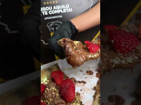 Pizza de Ferrero Gold com Morango 🍕💛 #patospizzas