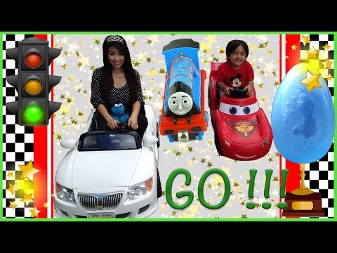 Disney Cars Lightning McQueen POWER WHEELS CAR RACE Video