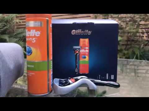 Gillette Fusion5 Proglide Razor + Sensitive Shaving Gel 200ml + Travel Bag (Gift Set)