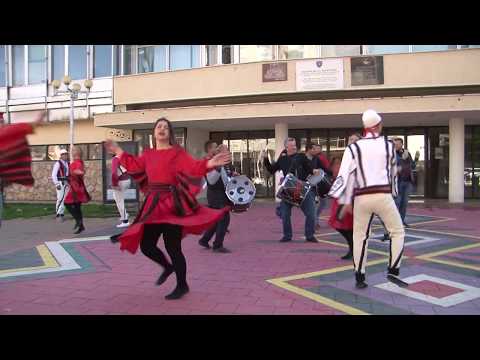 Ansambli i Valleve ''Ardhmëria'' feston 28 nëntorin - Lajme