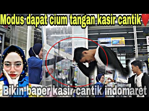 modus-cium-tangan-kasir-indomaret-bikin-baper