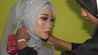 Download lagu SENTUHAN MENAWAN DI SESI BUSANA PAMUNGKAS mp3 Download lagu SENTUHAN MENAWAN DI SESI BUSANA PAMUNGKAS mp3