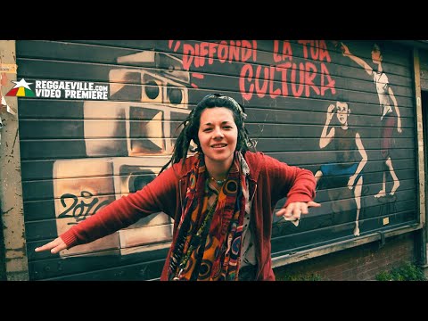 Wicked and Bonny feat. Sista Manu - Comm'é Cara (Mr. Landlord) [Official Video 2022]