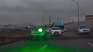 Re: [新聞] 惡劣！後車「雷射筆直射後照鏡」 他雙眼