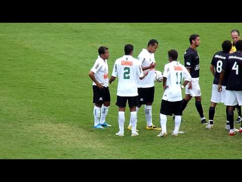 Bill gera discórdia e ainda perde o pênalti