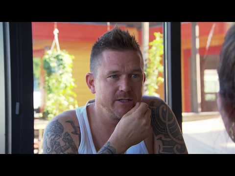 BIJZONDER! Johnny de Mol open over vroeger! | Ellen & Naomi: 24 uur mandekking