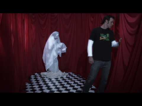 Lash Out - Video CLip oficial - "ALGUNOS"  de su album REVIVAL.