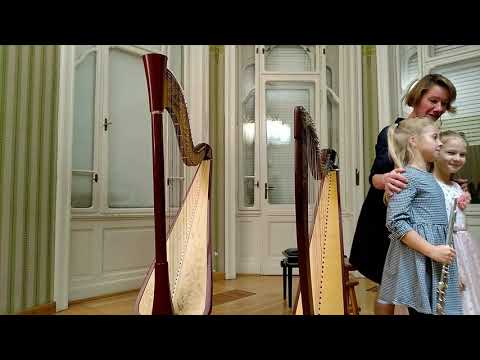 Minuetto by James Hook. Player Harmath Kornelia (harp) and Zofi (flute)