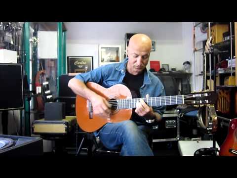 Видео-обзор товара Струны для классической гитары D'Addario EJ25C 28-44