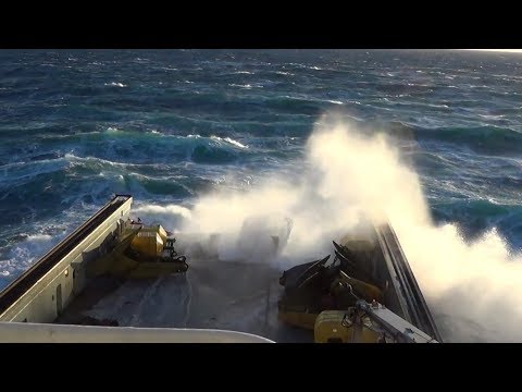 Anchorhandling in rough seas! AHTS. Big Waves!