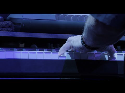 Videoclip de Make Believe — Toto