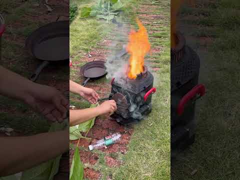 we don't suggest to burn plastic, but using the stove,it't smokeless#woodstove  #outdoors