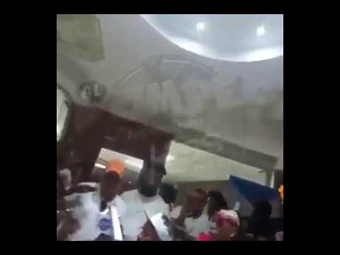 Pelea completa De Yomel El Meloso y Los pikilao