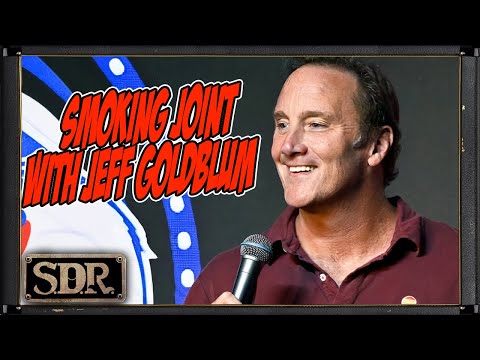 Jeff Goldblum got Jay Mohr to relax by smoking a joint with him before going live on SNL!
