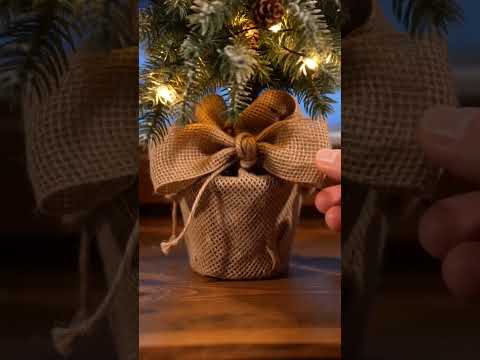 Aga Umělý vánoční stromek v květináči 85 cm zasněžený s LED osvětlením