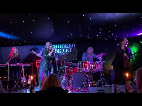 Bev Bevan and Quill @thecrookedbilletstokerow. Not bad for an old rocket rocket. Brilliant music!!