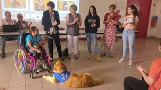 Remise de chèque par des collégiens du Soler à la Catalane Handi’chiens