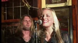 Sena Ehrhardt, Cole Allen, Bobbie Ray und Charles Sammons im Moist-Corner.