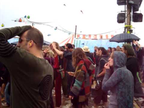 Hippies dancing in the rain, Eargasm 2010