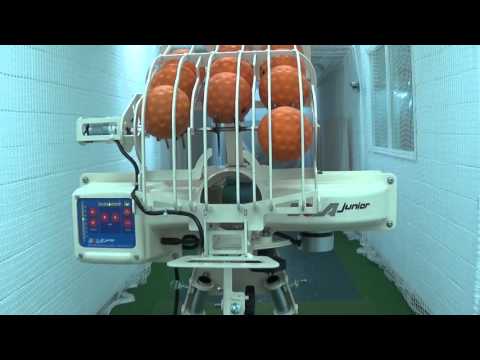 Bola Junior 2016 Cricket Bowling Machine