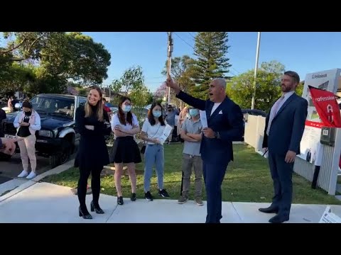 Watch this 5 brm duplex in Revesby GO OFF at Auction 🔥