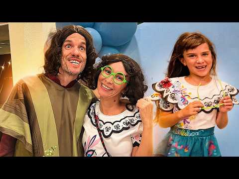 FESTA DE FANTASIA INCRÍVEL NA CASA DE AMIGOS - Família Brancoala 🕺🎭