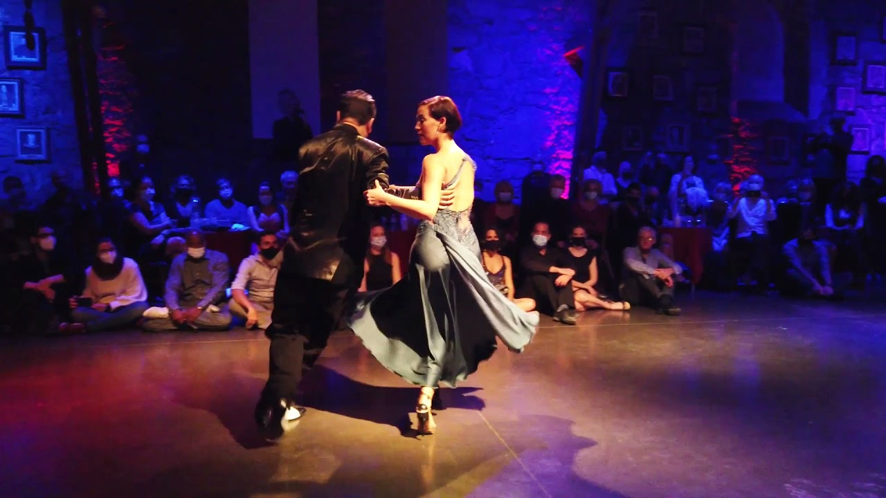 Mariano "Chicho" Frumboli & Juana Sepulveda dance Juan D'Arienzo's Rawson