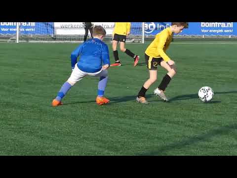 Unitas'30 JO11-4 tegen DSE JO11-3