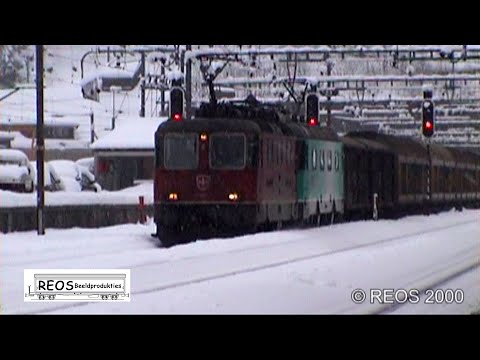2000-02 [SDw] 3/4 Bahnhof Göschenen in winter - Classic SBB Gotthard in deep snow, Ae 6/6, Re 6/6..