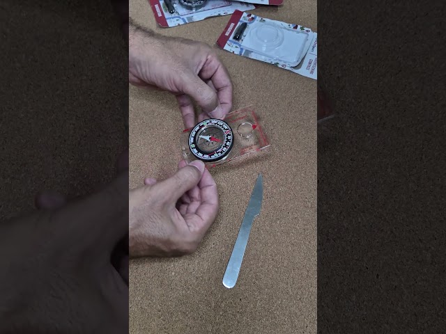 Vídeo relacionado con AEIOPRS 5 Pcs Llavero Senderismo Brújula Navegación Multicolor para Niños en Campamento al Aire Libre